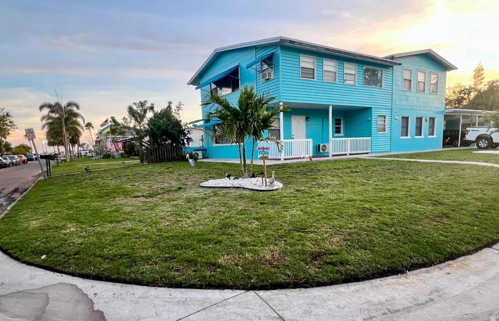 Lovely Vacation Home 1 Block From Beach & Downtown Gulfport เซนต์ปีเตอร์สเบิร์ก ภายนอก รูปภาพ